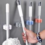 SUPORTE PARA RODOS E VASSOURAS