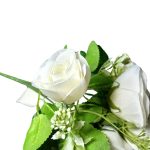 Buquê de Rosas Brancas Artificiais com 5 Flores e Folhagens Realistas - 30 cm - Imagem 2