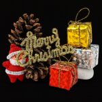 Kit Mini Enfeites de Natal com Presentinhos, Pinhas, Papai Noel e Placa Merry Christmas - Imagem 2