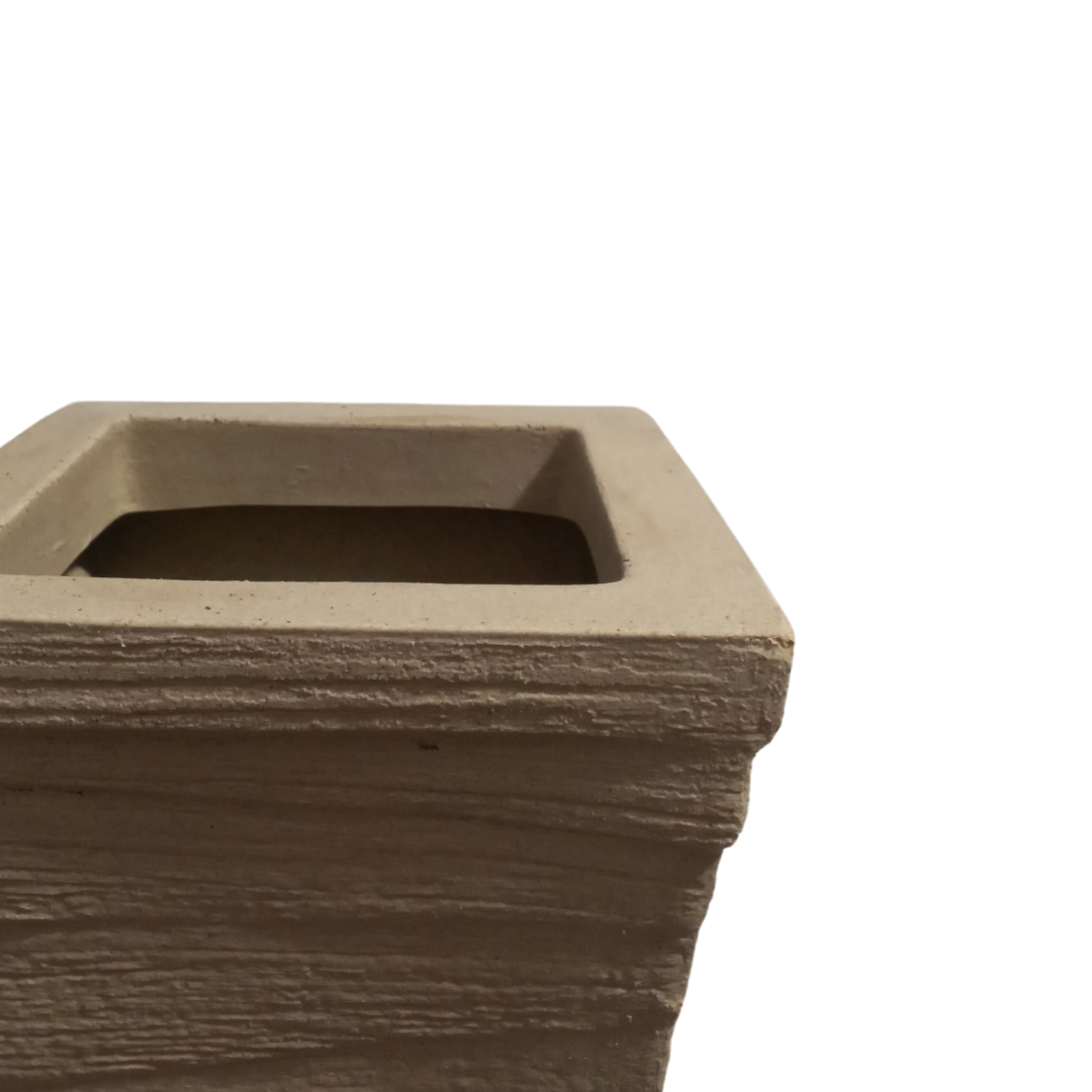 8db5a9aca8d31ee8e48d4223b542d620.png Vaso Coluna Degrau Quadrado REF 097 28x22 cm Polietileno - Imagem 3